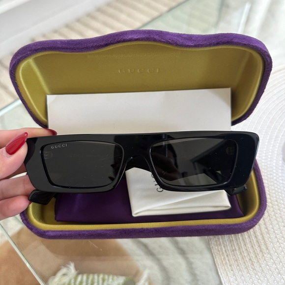 GUCCI AUTHENTIC SUNGLASSES - Picture 1 of 4